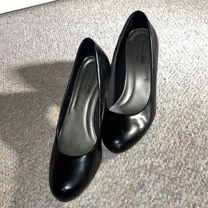 Predictions little Balck heels. Size 7.5
